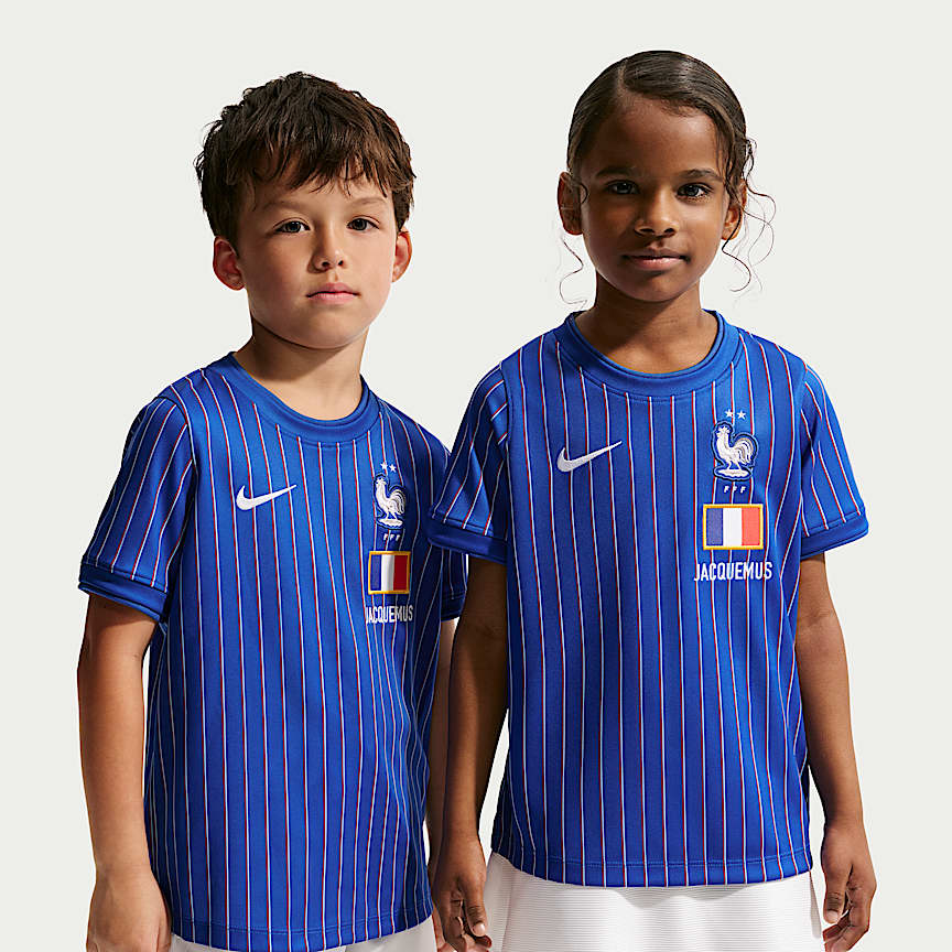 England x Palace Little Kids' Short-Sleeve Soccer Top. Nike.com